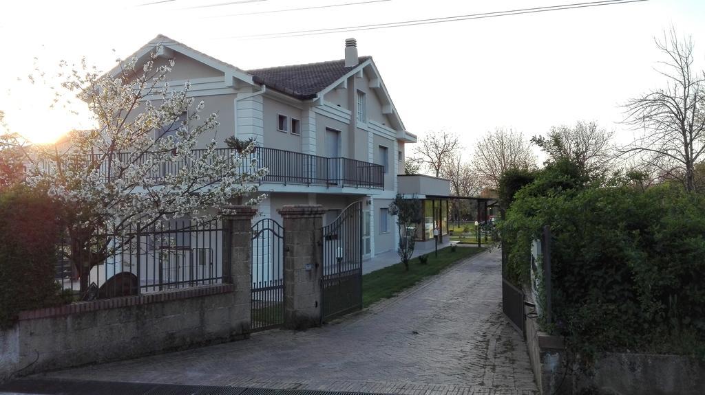 Guesthouse Il Ciliegio Sorbo Serpico Екстериор снимка